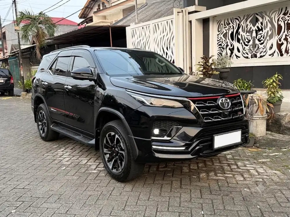 Toyota Fortuner VRZ TRD Sportivo Matic Facelift Th 2021 Warna Hitam
