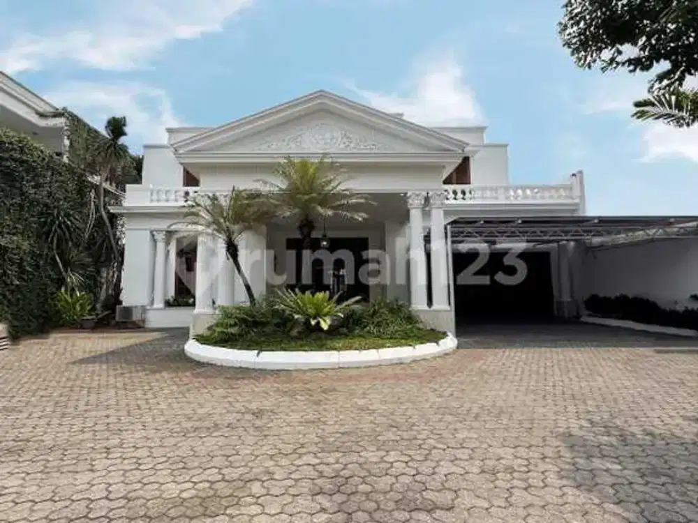 Rumah Klasik Area Elite Tenang Asri di Menteng