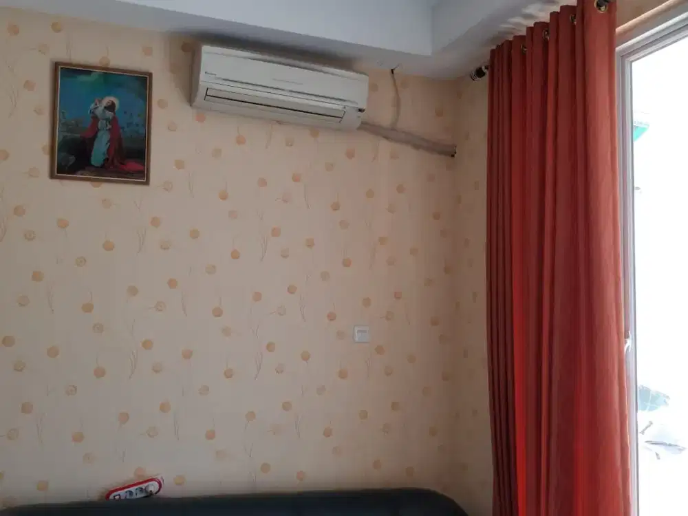 Dijual rumah 2lantai di taman palem lestari