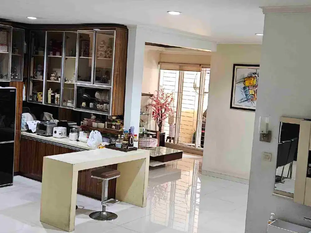 Dijual rumah di Gading Kirana Kelapa Gading Jakarta Utara