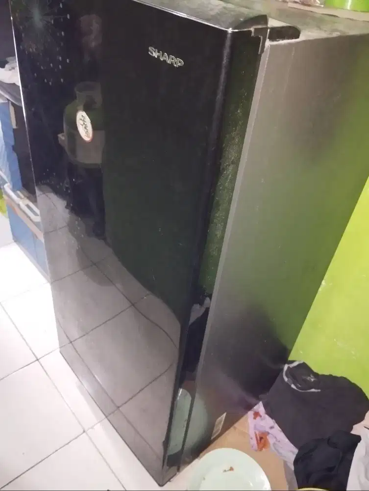 Dijual kulkas 1 pintu merk sharp