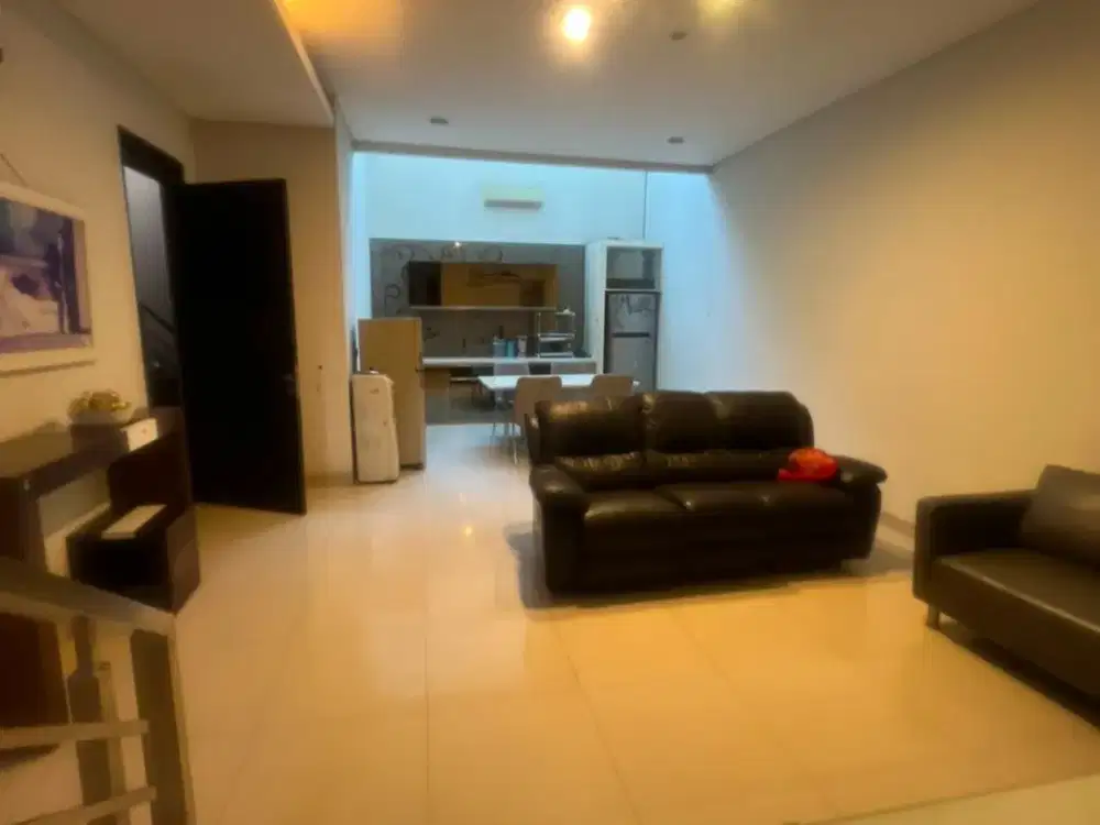 Rumah Full Furnished Singgasana Pradana