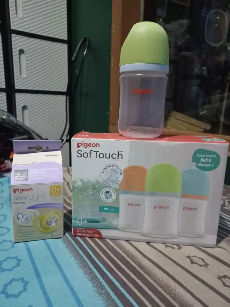 Botol susu bayi plus empeng