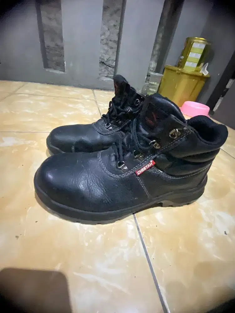 sepatu safety cheetah