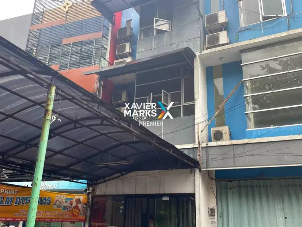 DIJUAL Ruko Terawat 3Lt Lokasi Tengah Kota Siap Pakai Cocok untuk Usaha Laundry atau Gaming Center Dekat UNMER dan MCP di Jalan Langsep