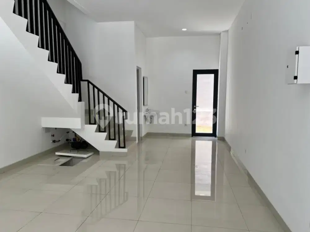 Siap Huni, Ruko, 3 Lantai, di Bsd