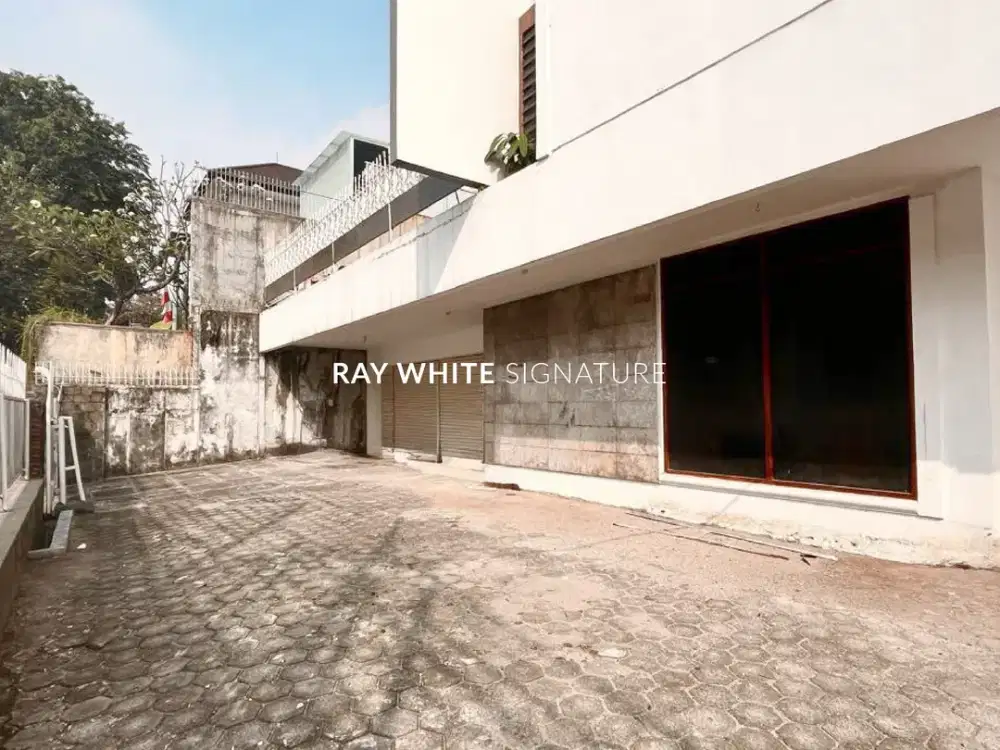 Rumah Lama Cocok untuk Kantor di Jl Darmawangsa X