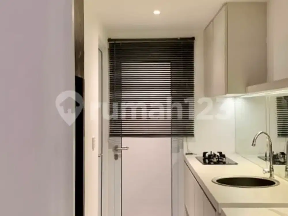 Rumah, 2 Lantai, Semi Furnished, Dekat Tempat Ibadah, di Tabebuya
