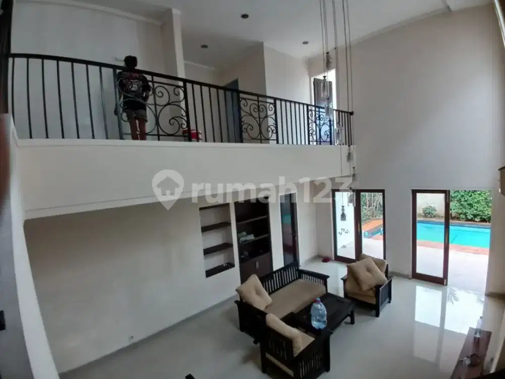 Rumah, 2 Lantai, SHM, di Kemang