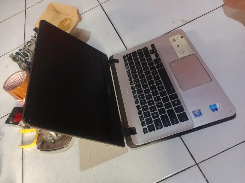 Laptop Asus A407