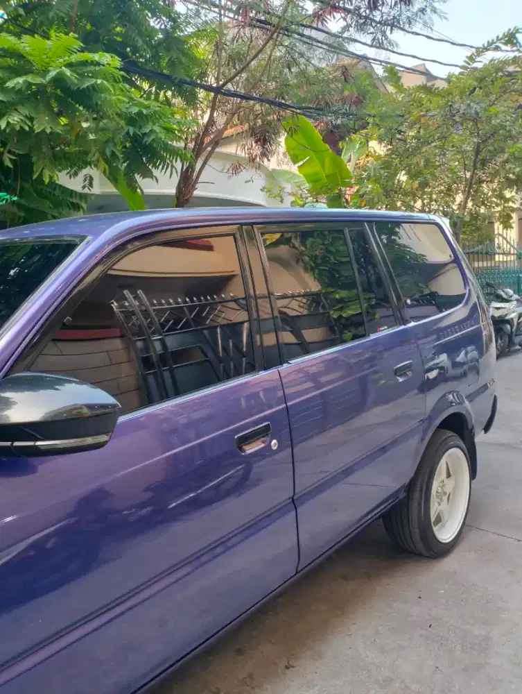 Pusat pemasangan kaca film mobil