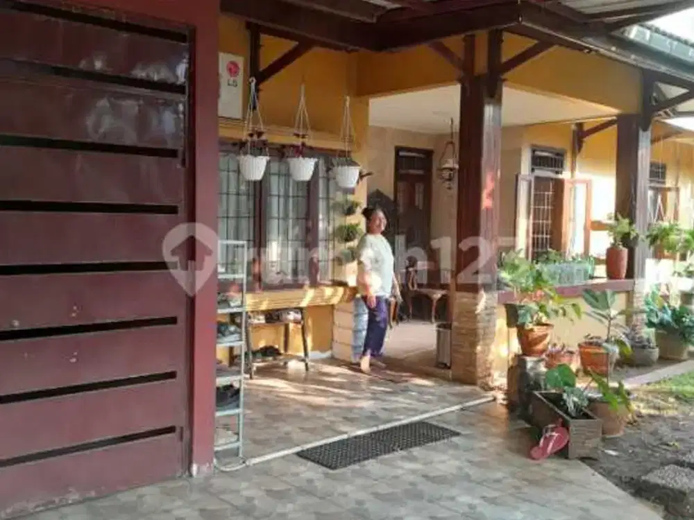 Rumah Strategis Dalam Komplek Dekat Stasiun MRT di Lebak Bulus