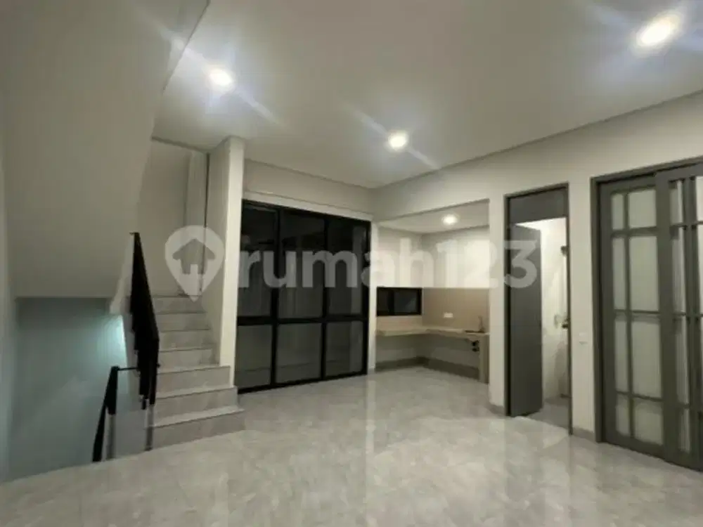 Siap Huni, Rumah, 3 Lantai, di BSD Green Wich