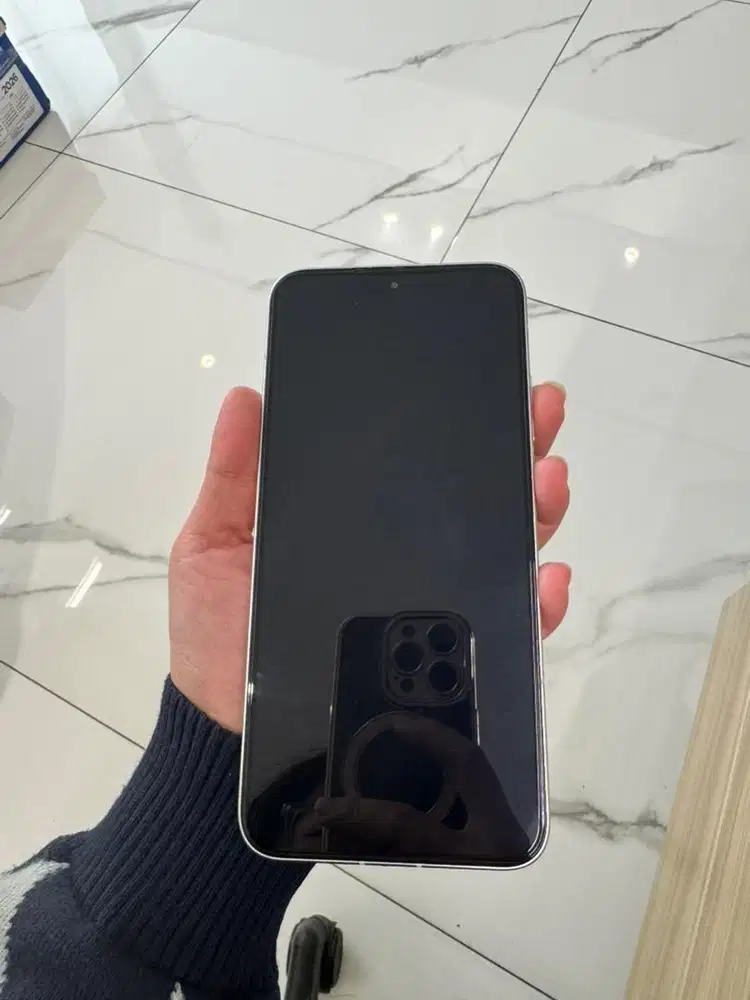 Poco f7  ram 12 / 512 gb putih