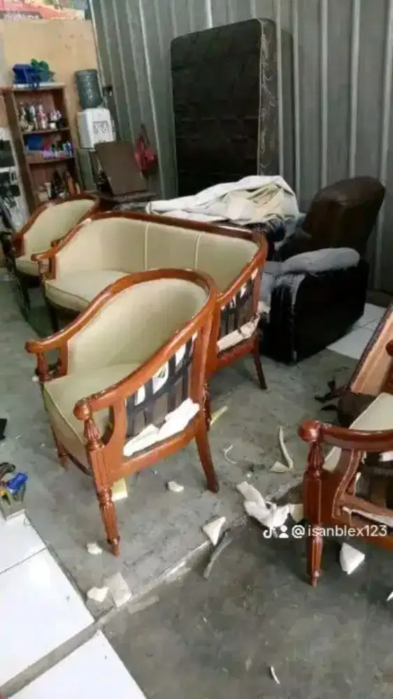 Service, Reparasi kursi dan sofa