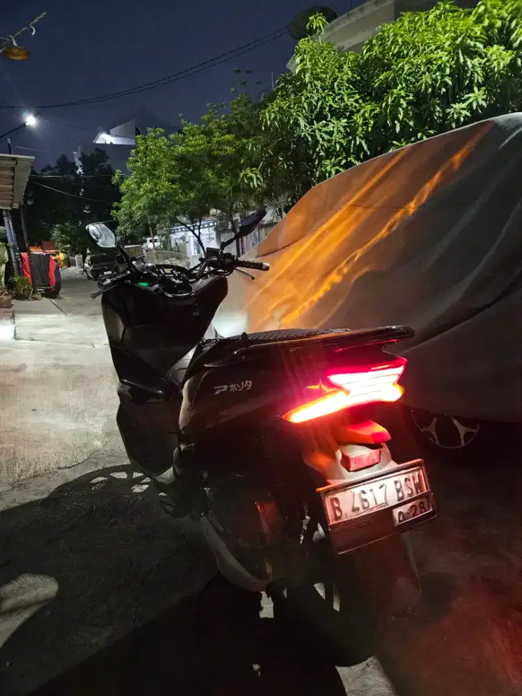 Honda PCX 2018 ABS hitam repaint hitam lembayung violet