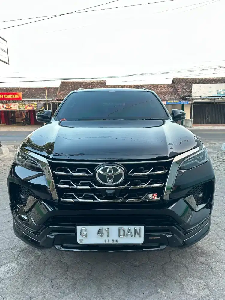 Fortuner gr 2.8 tahun 2023