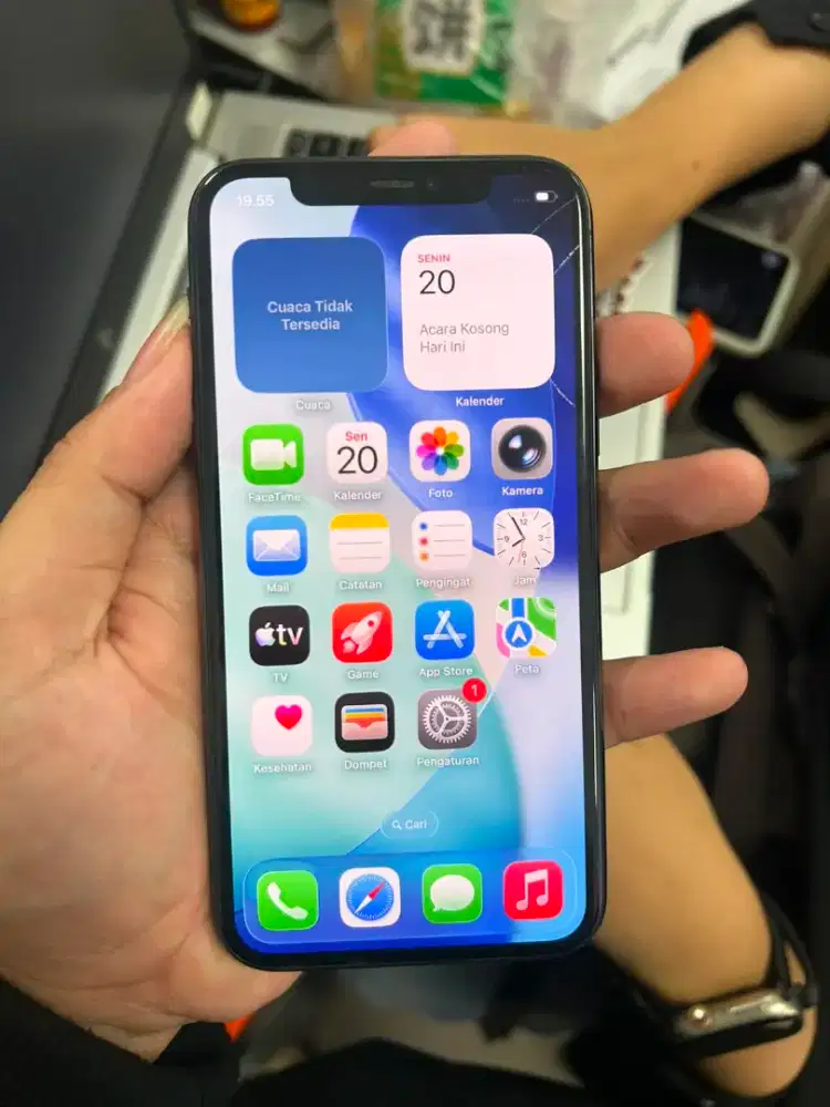 iPhone 11 Pro 64gb XL& Smartfren only  Fulset