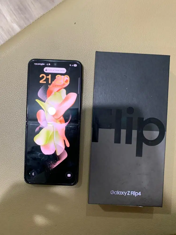 Samsung Z flip4 8/256