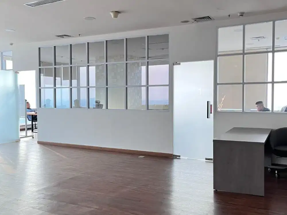 Dijual Soho Capital  Lantai Tinggi Kondisi Tersewa