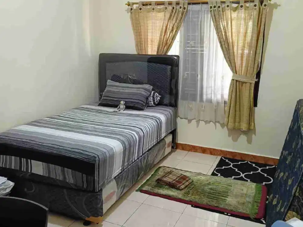 Jual Rumah Siap Huni Strategis di Jalan Tasmania, Tanah Baru - Bogor