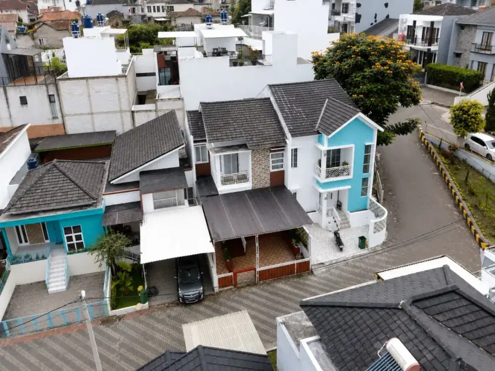 Rumah Cantik Terawat 2 Lantai di dalam Cluster Lembang Setiabudi Bandung Utara