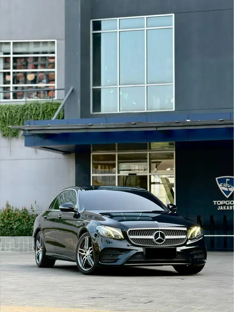 CASH Mercedes-Benz E300 AMG 2017 Low Odo Good Condition