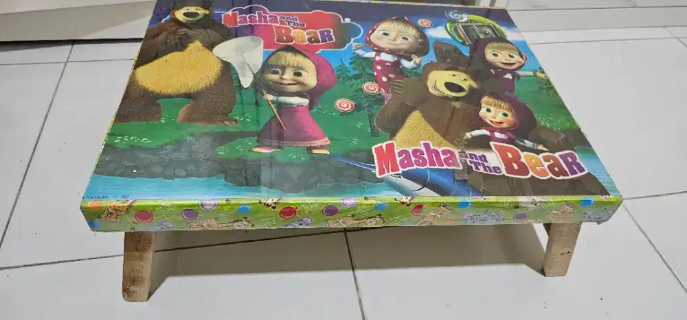Meja belajar anak