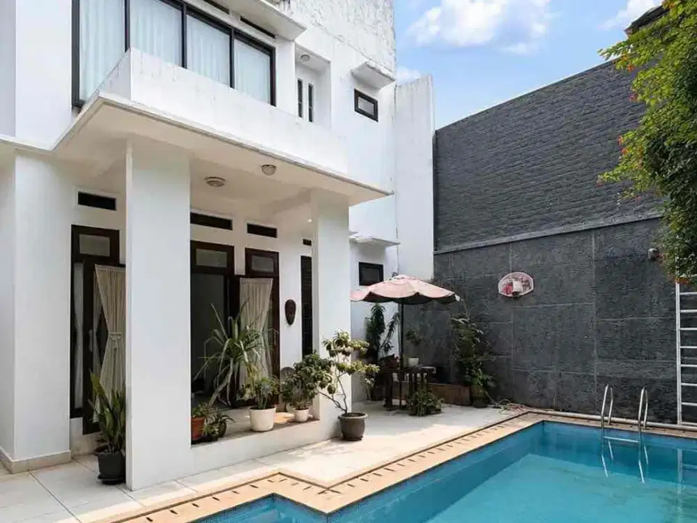 Dijual Rumah Mewah Nempel TB Simatupang Siap Huni