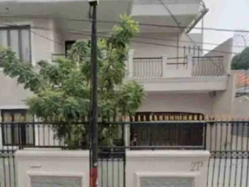 Rumah Murah Mewah 2 Lantai LT 276m²di dekat kawasan kuliner Cempaka Putih Tengah Jakarta Pusat