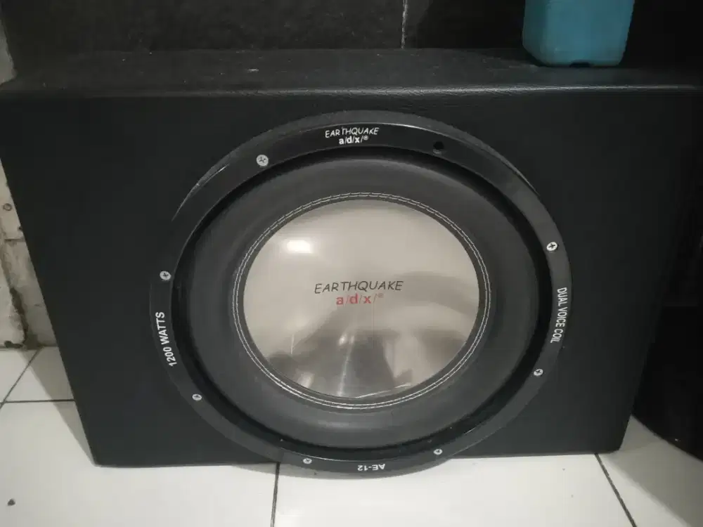 Subwoffer audio mobil 12