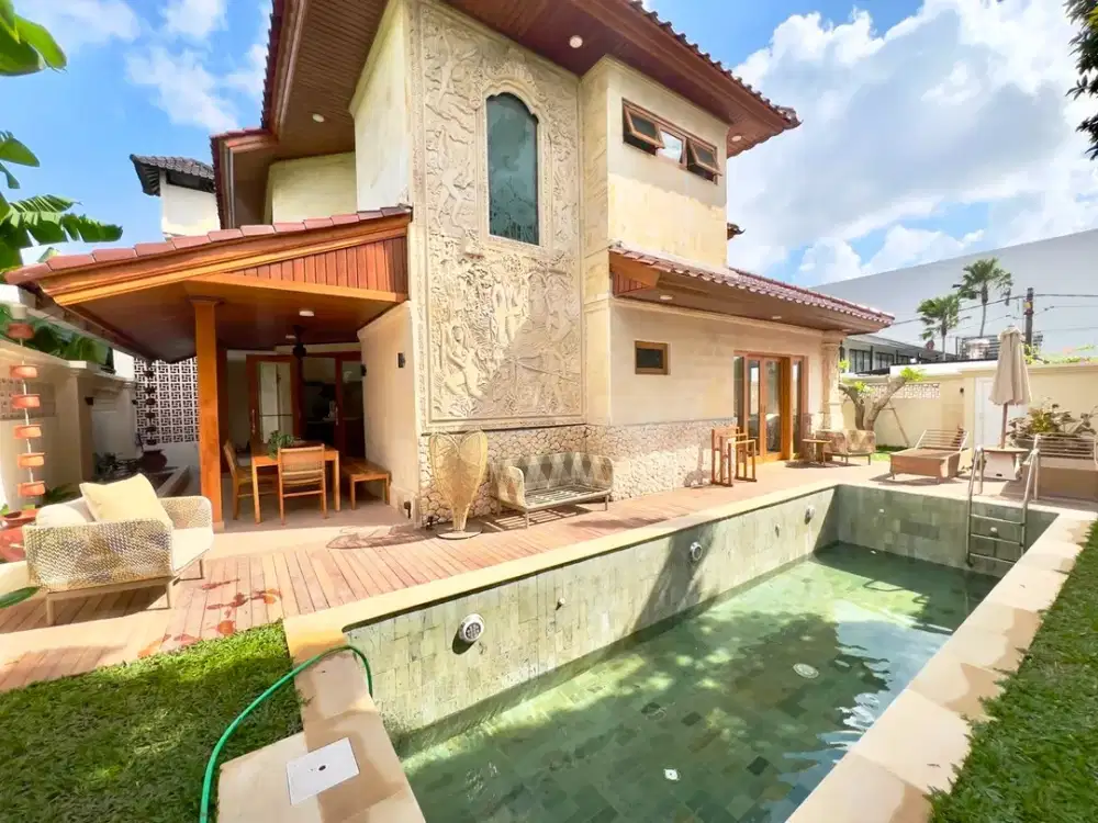 Modern Rustic Villa In Seminyak