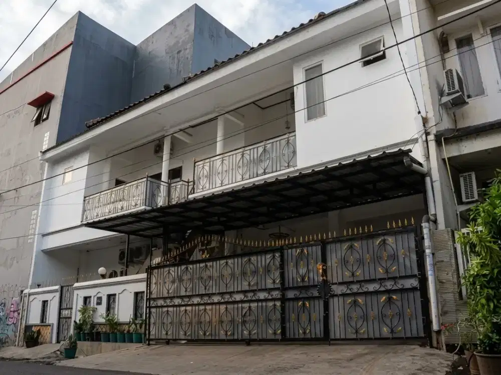 Dijual Rumah Tinggal + Kost Aktif dengan Passive Income di Slipi, Palmerah Jakarta Barat