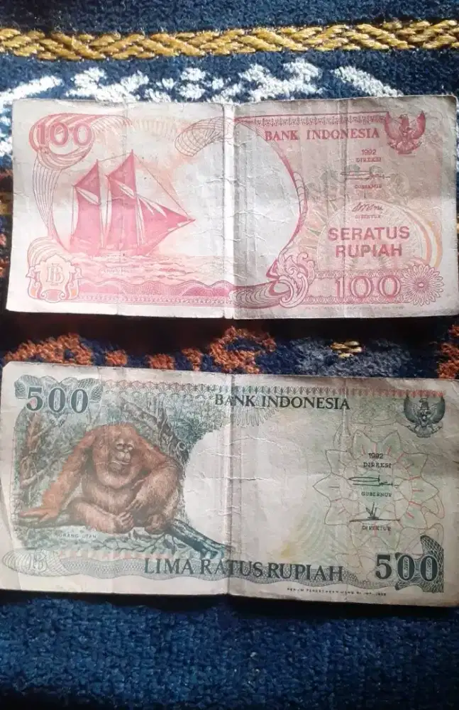 Uang jadul  100 dan 500 lembaran