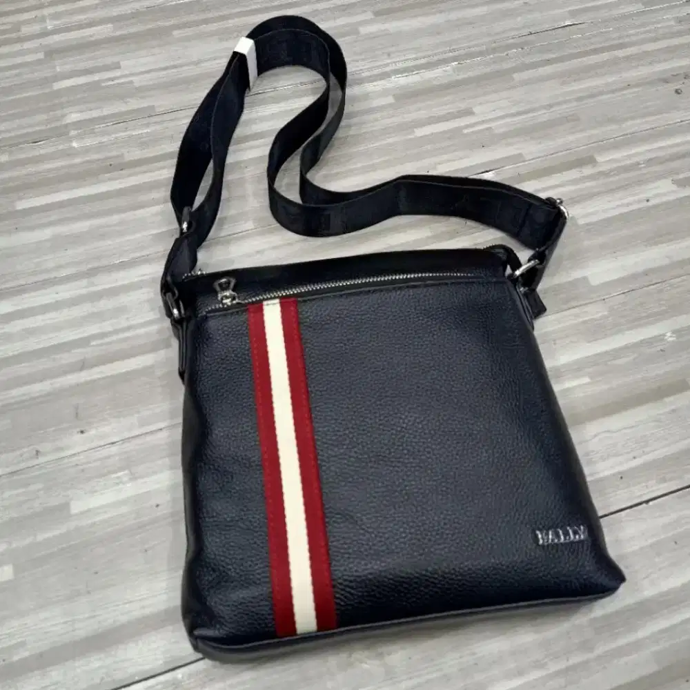 Tas selempang slingbag unisex