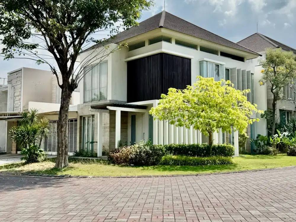 DISEWAKAN RUMAH THE MANSION PAKUWON INDAH 2LT 3KT SEMI FURNISH