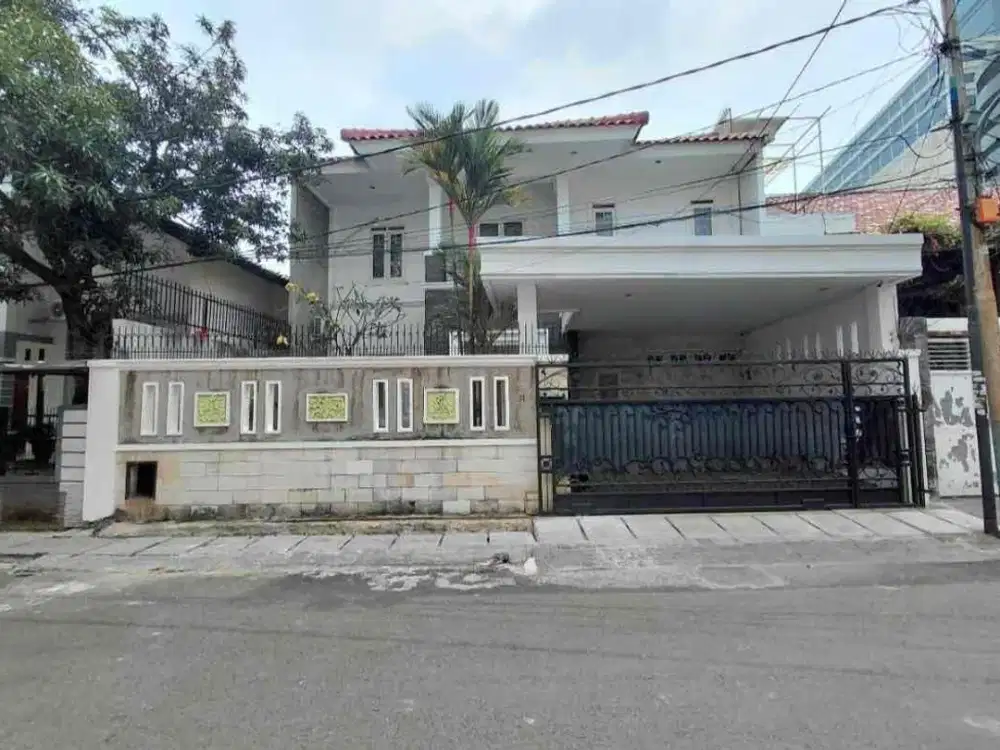 Disewakan Rumah Besar Cempaka Putih Jakarta Pusat