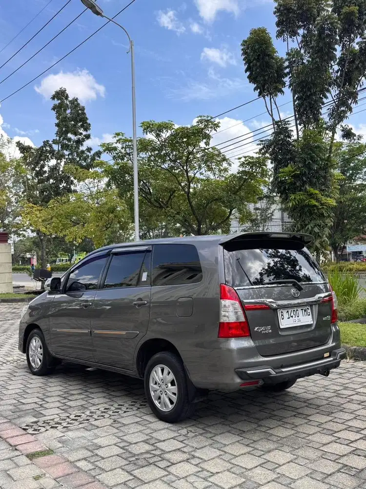 KIJANG INOVA AT 2014