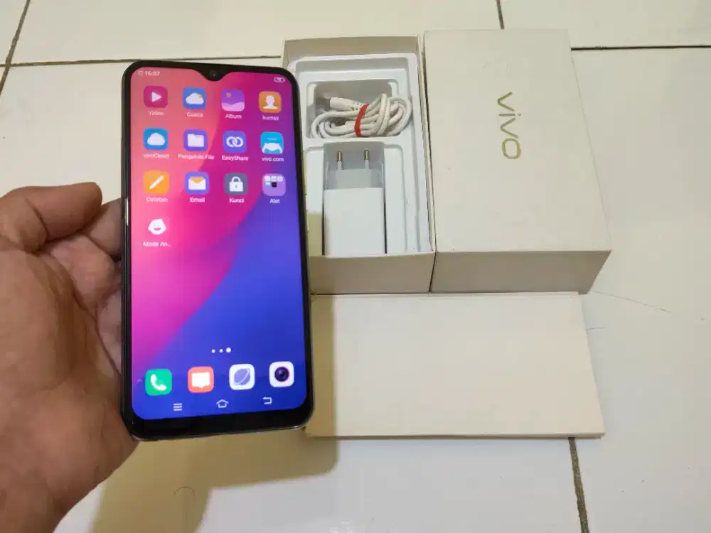 VIVO Y17 RAM 8GB / 256GB 4G LTE Duos 6.35in Fingerprint Komplit