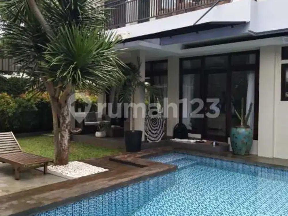 Disewakan Rumah Mewah Kemang, Private Pool & Furnished