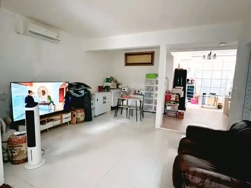 TURUN HARGA Rumah Baru Renovasi 2 lantai cantik di Bumi Cikoneng Regency