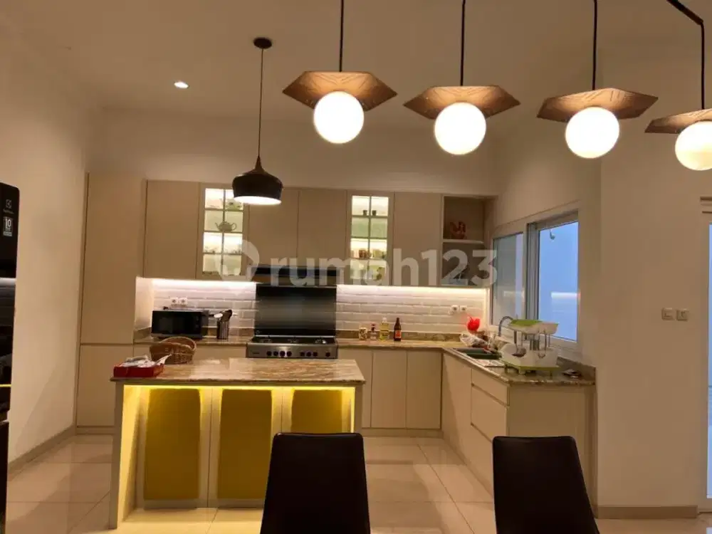 Rumah Cantik Terawat Bersih Lokasi Cluster Favorite Di Alam Sutera