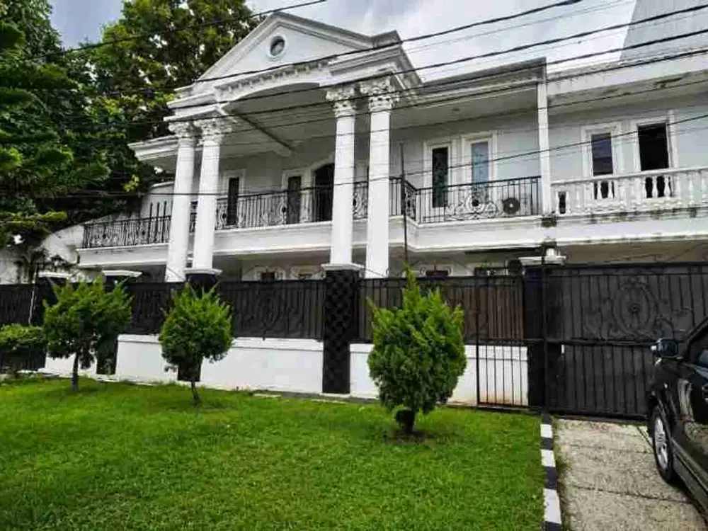 Harga Menarik! Hunian Klasik Modern 2 Lantai Komplek Bulog – Tanah Luas & Lokasi  Strategis