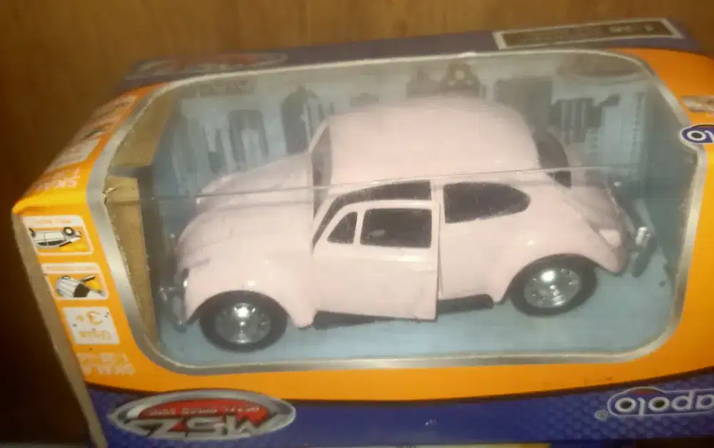 Pajangan dasbor mobil