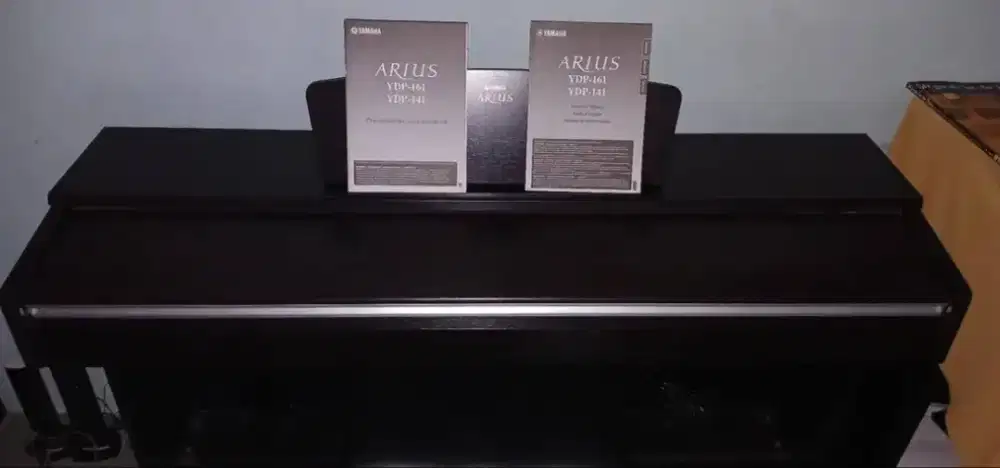 Yamaha YDP 142 Digital Piano