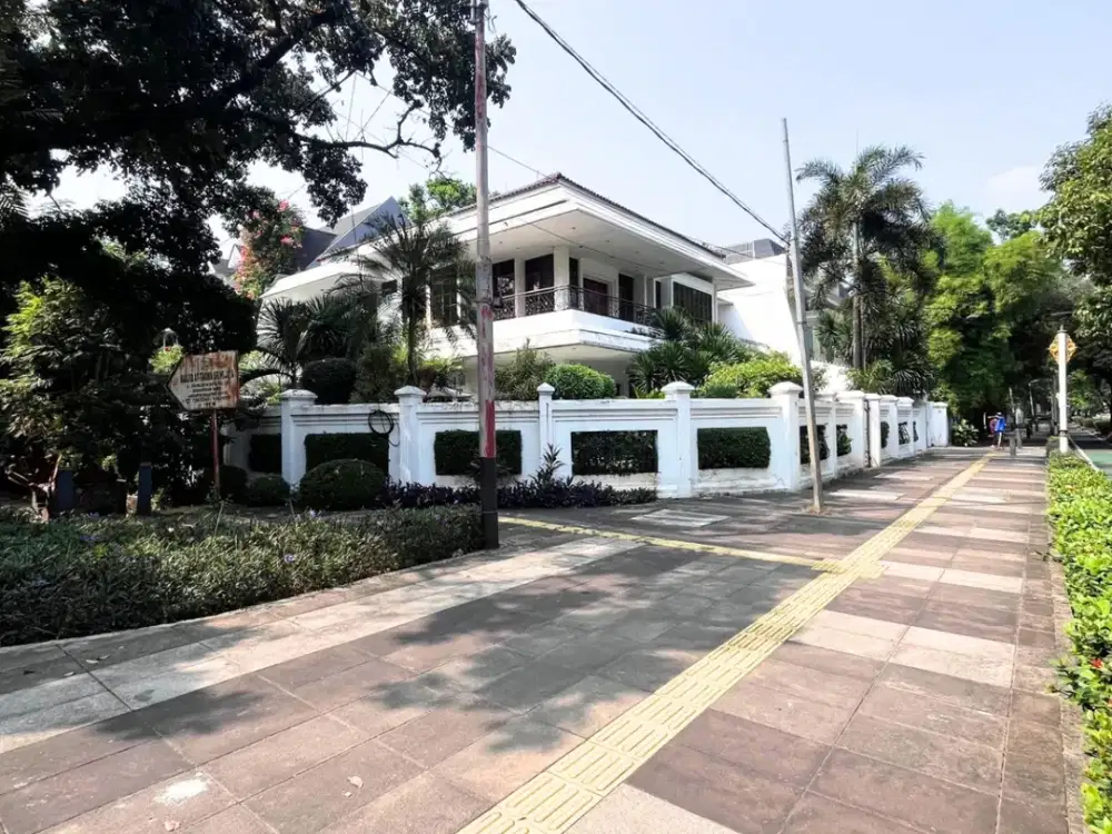 Dijual Rumah Lokasi Premium di Kebayoran Baru Jakarta Selatan