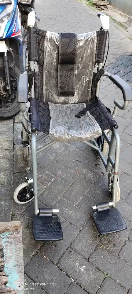 Kursi roda like new