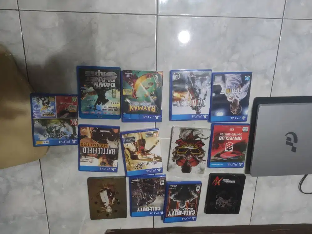 PS4 Slim 1TB Gran Turismo Edition (2 Stik DS4 + Bundling 13 Kaset BD