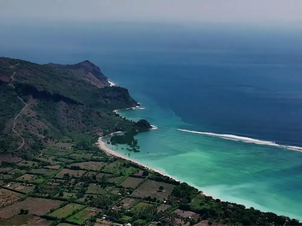 10,000 m² – Exclusive Oceanfront Land with Private Beach Access