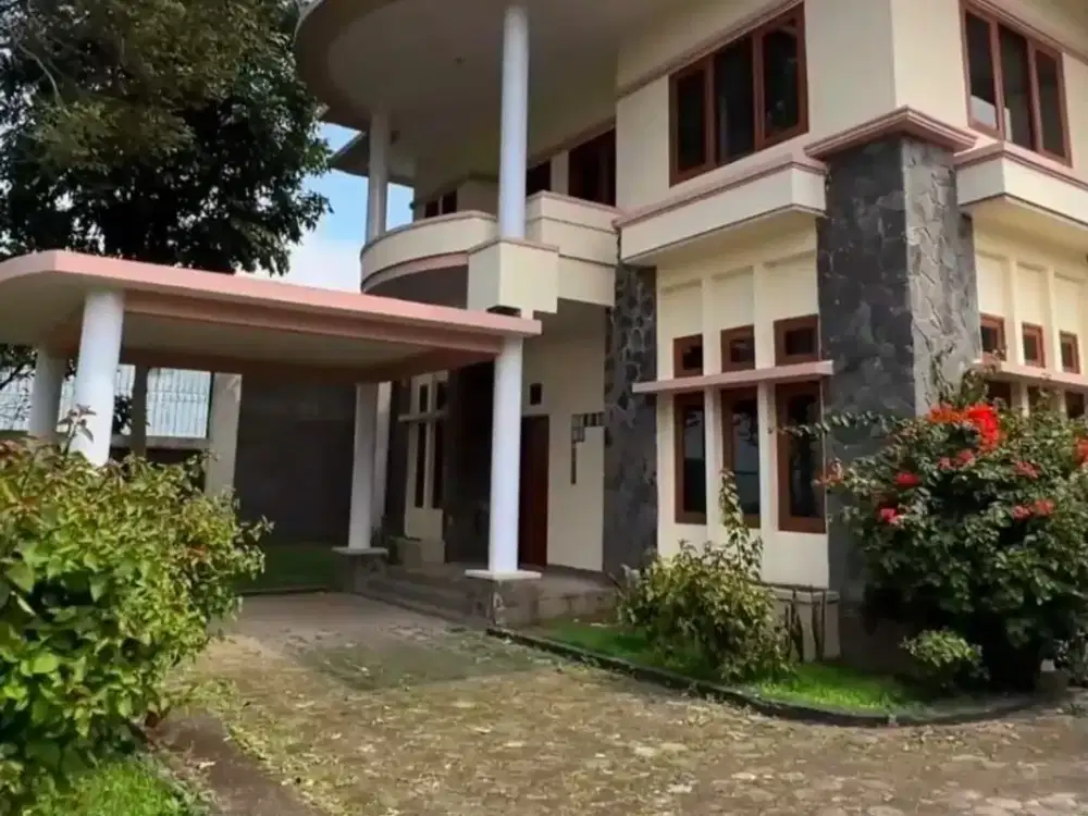 DiJual Rumah 2 lantai  di Setiabudi Regency Bandung